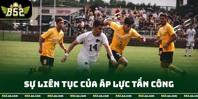 Hành vi phòng ngự trong không gian hẹp ảnh hưởng trực tiếp đến kèo penalty